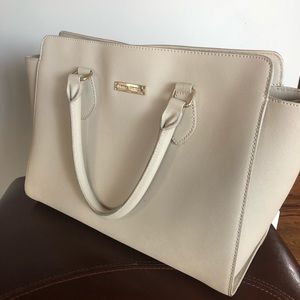 Brooks Brothers classic cream leather purse